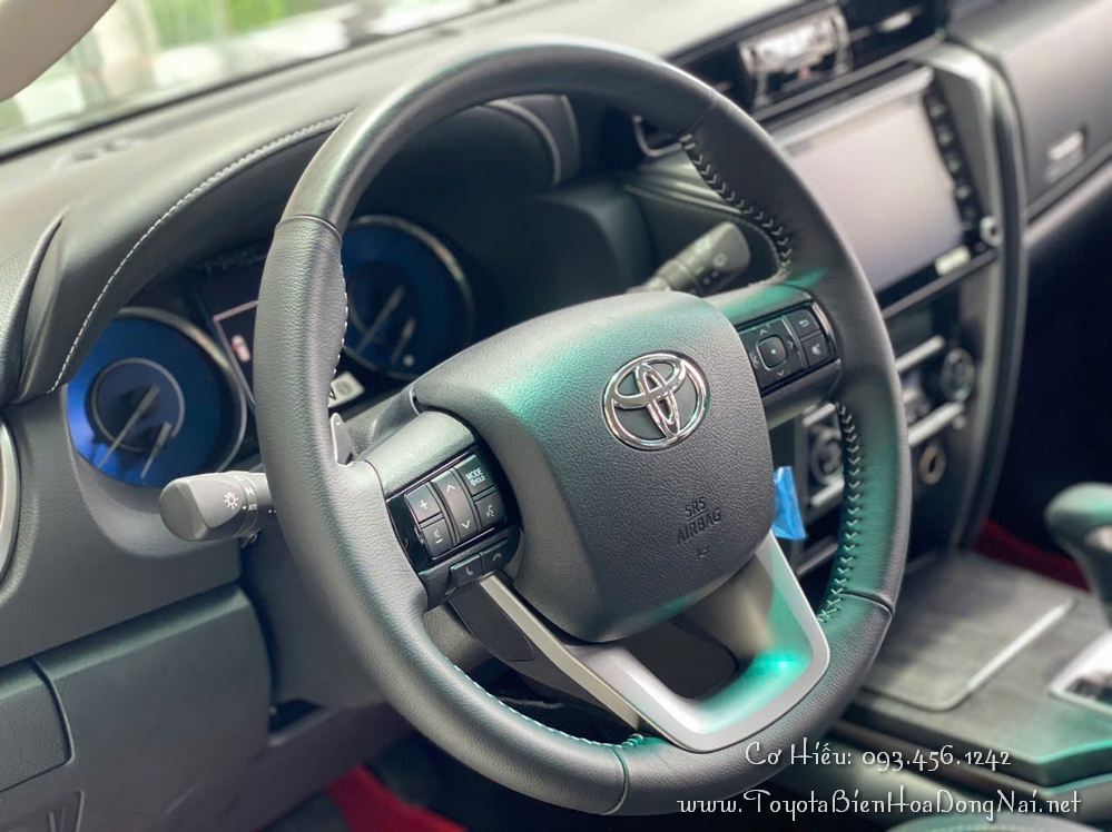 Toyota Fortuner (Xăng) 121 Toyota Fortuner Gasoline HinhChupXe 1