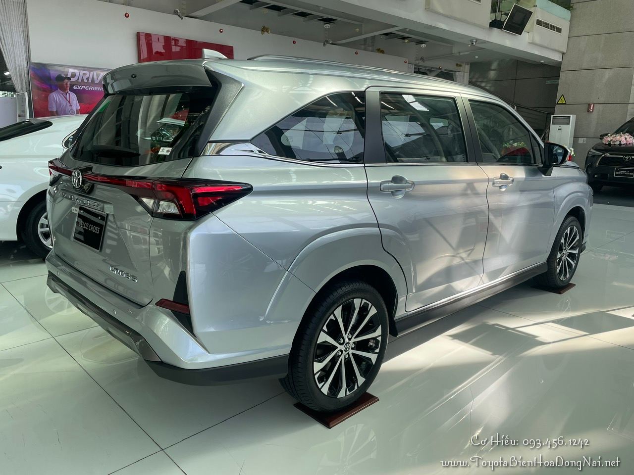 Toyota Veloz Cross HinhChupXe 3